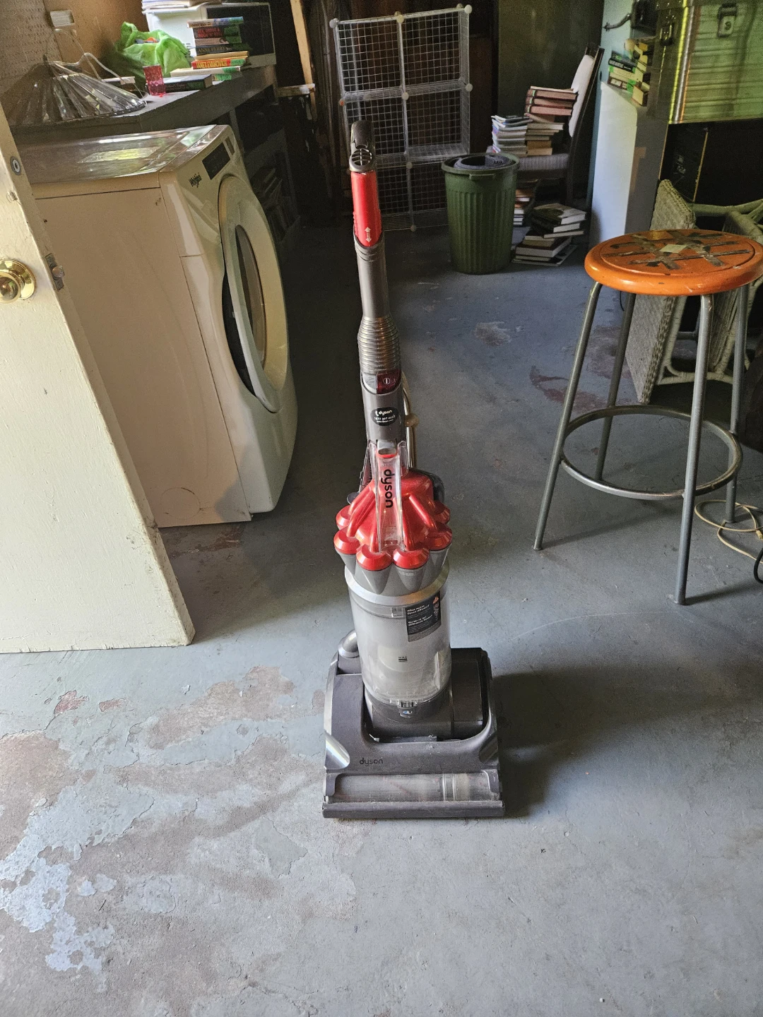 Dyson Vacuum Cleaner - photo 2