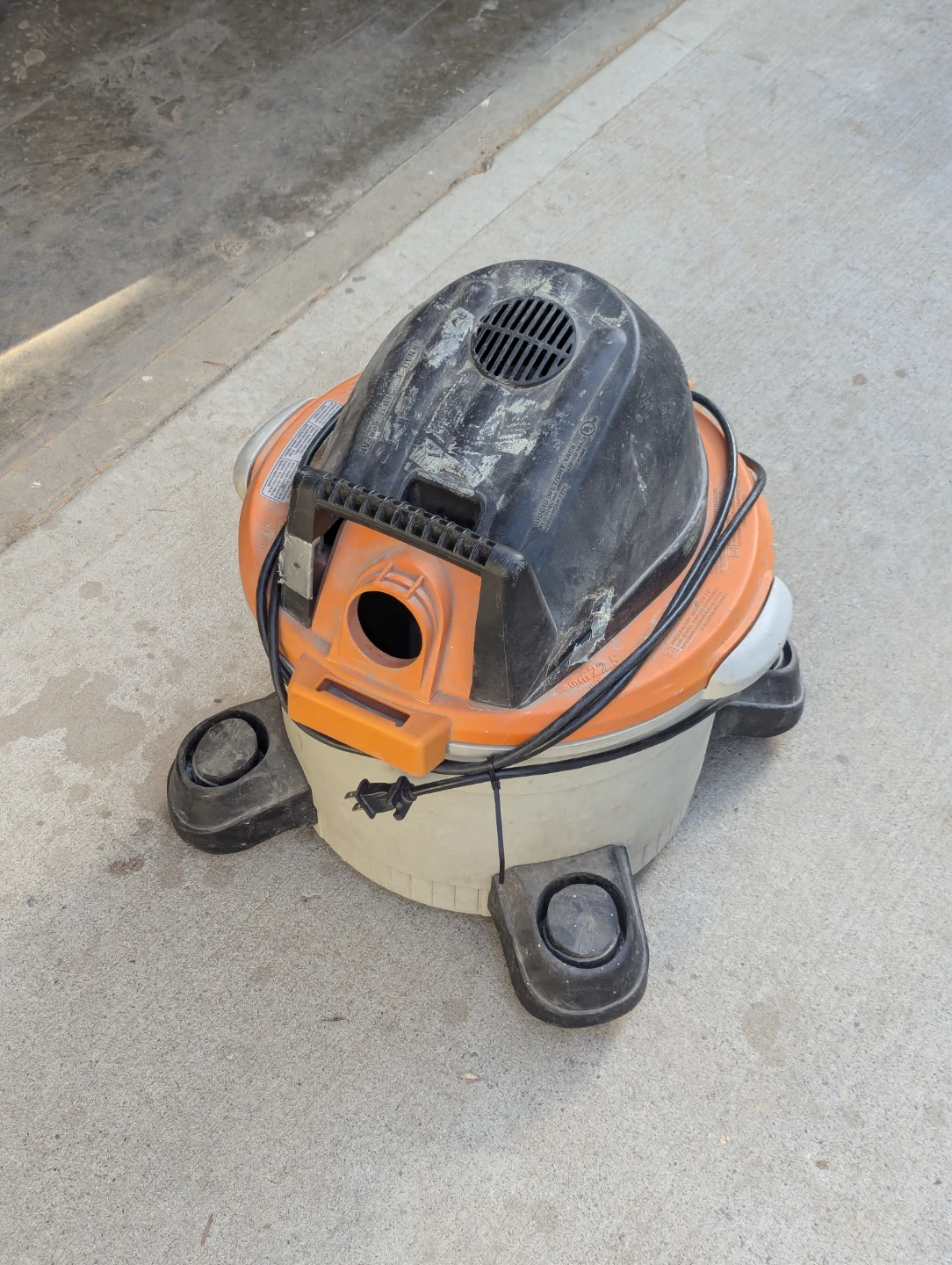 Ridgid 22.5L 3.5 Peak HP Wet Dry Vacuum Only - photo 2