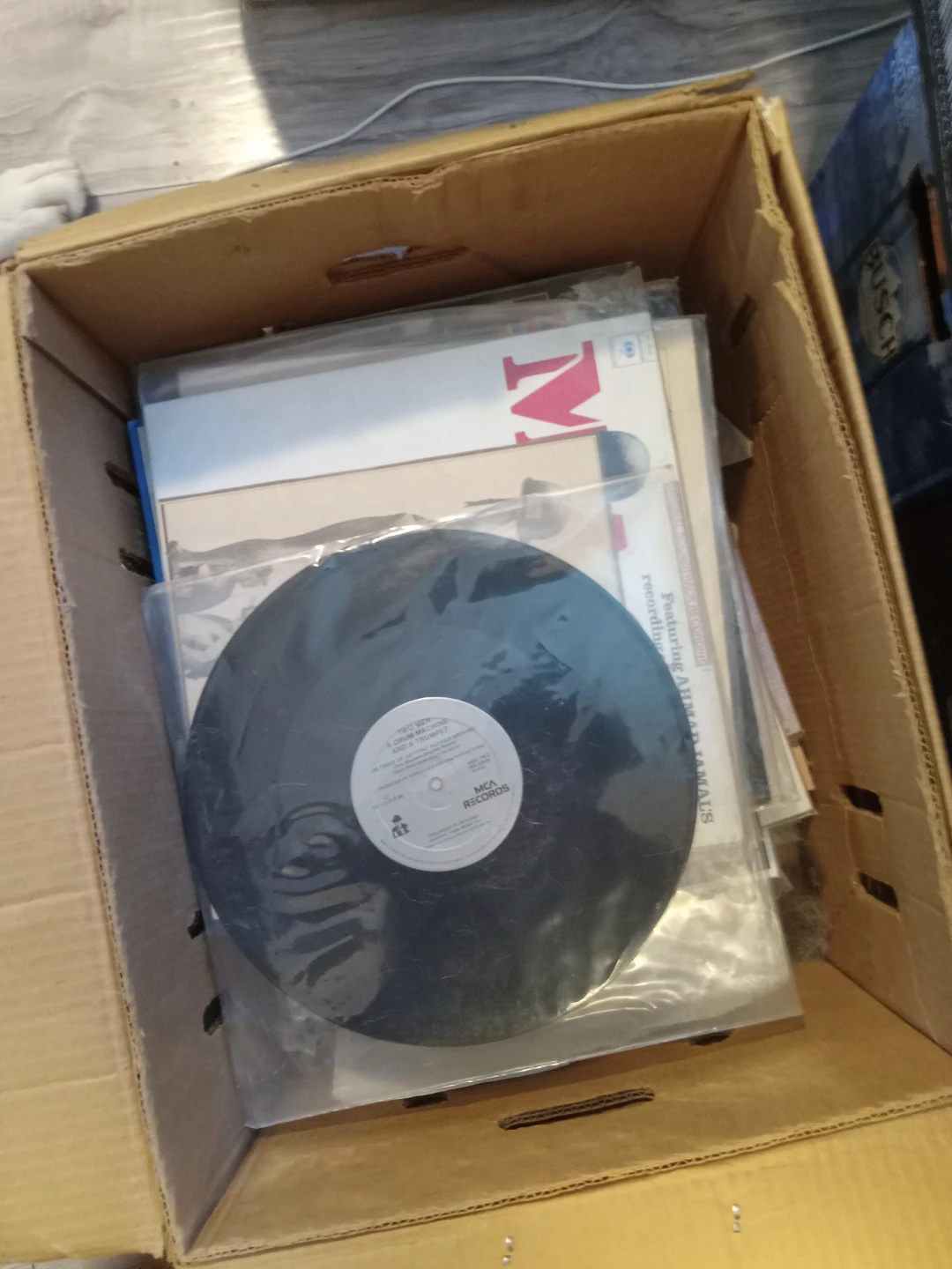 Box of old record - photo 3