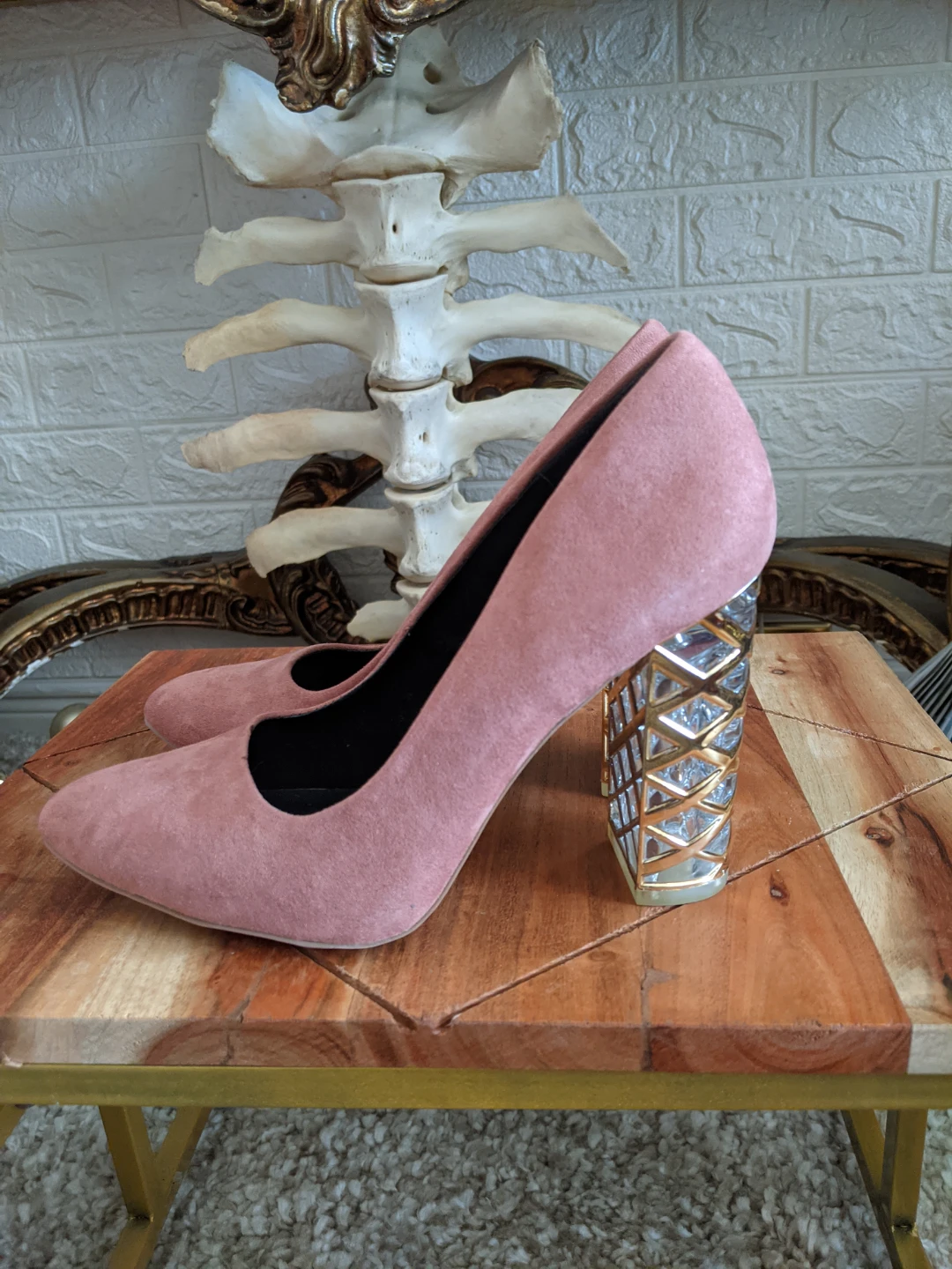 Le Château Pink Suede Heels - photo 3