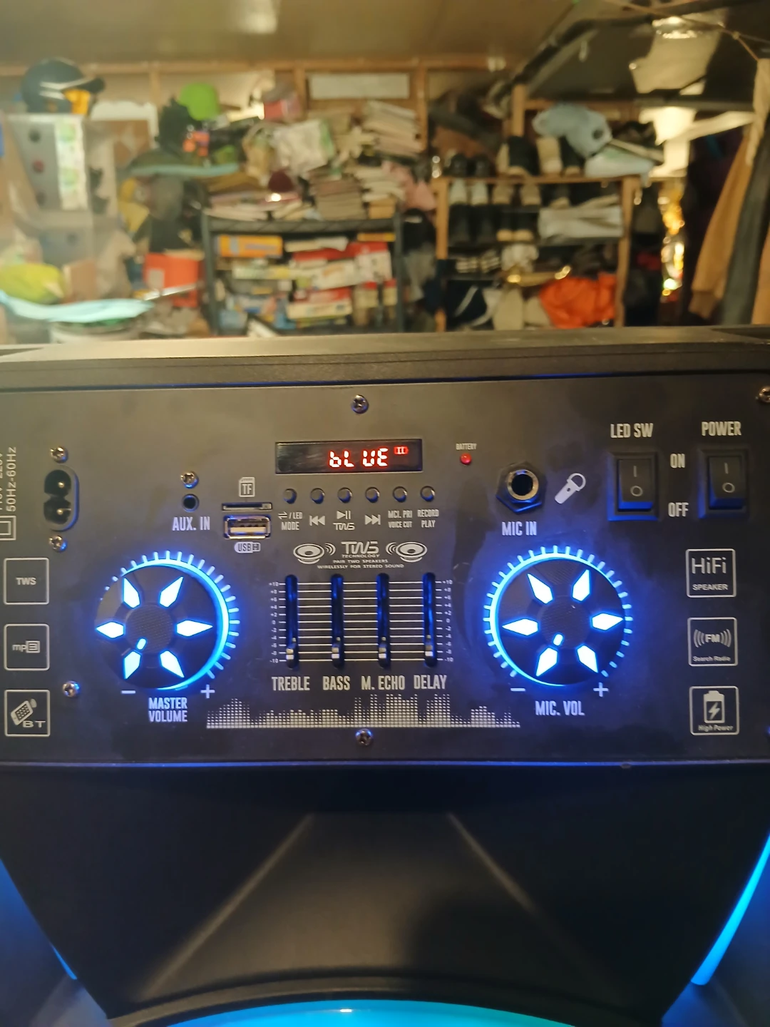 QFX Portable PA Speaker with 2 Microphones - photo 2