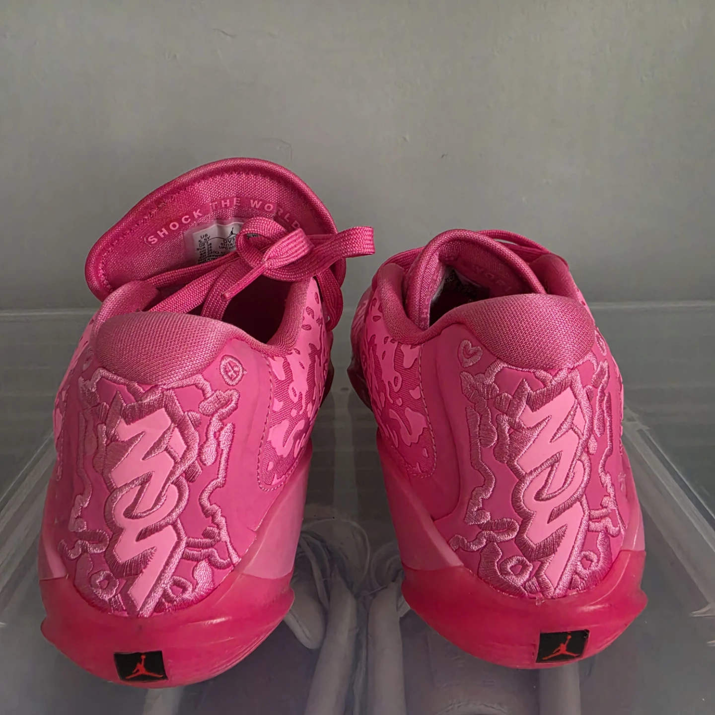 Jordan 11 CMFT Low "Shock The World" Pink Shoes - EUC - photo 3