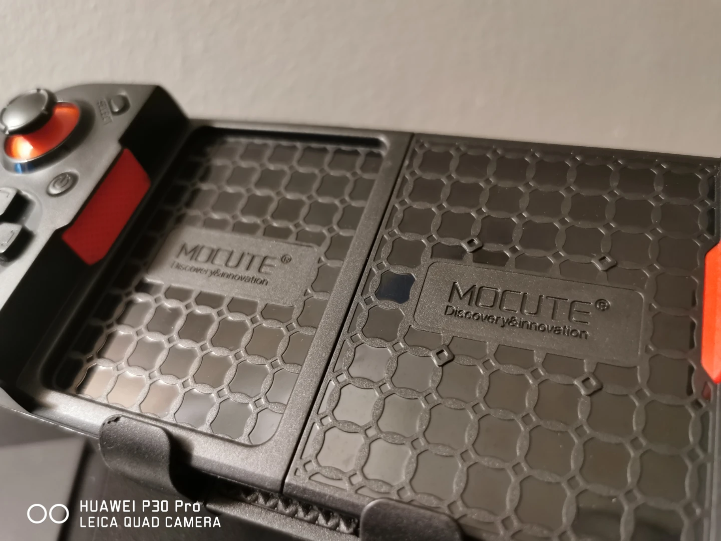 MOCUTE Mobile Game Controller - photo 4