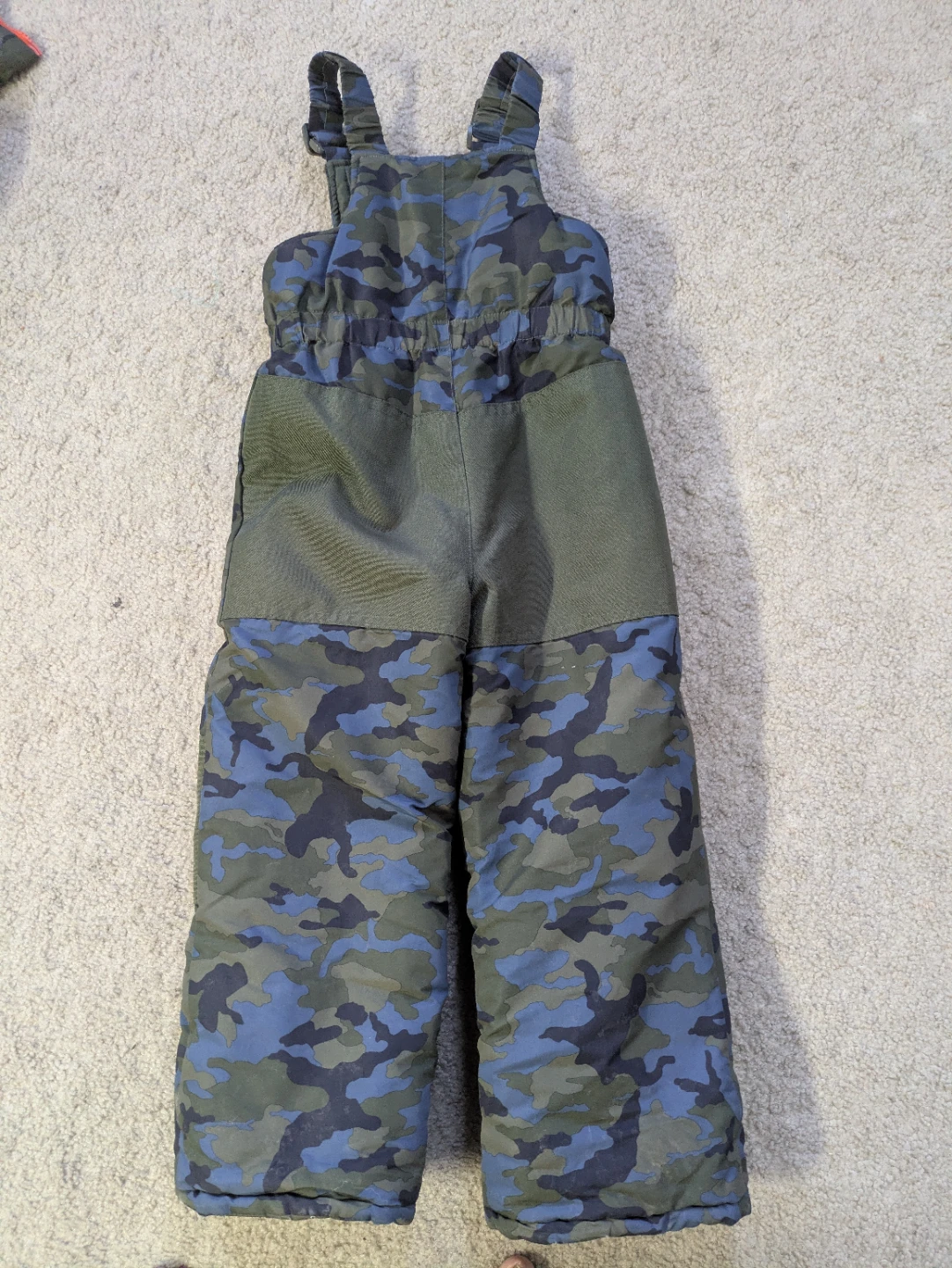 Joe Fresh Toddler Camo Snowsuit Size 5 - photo 5
