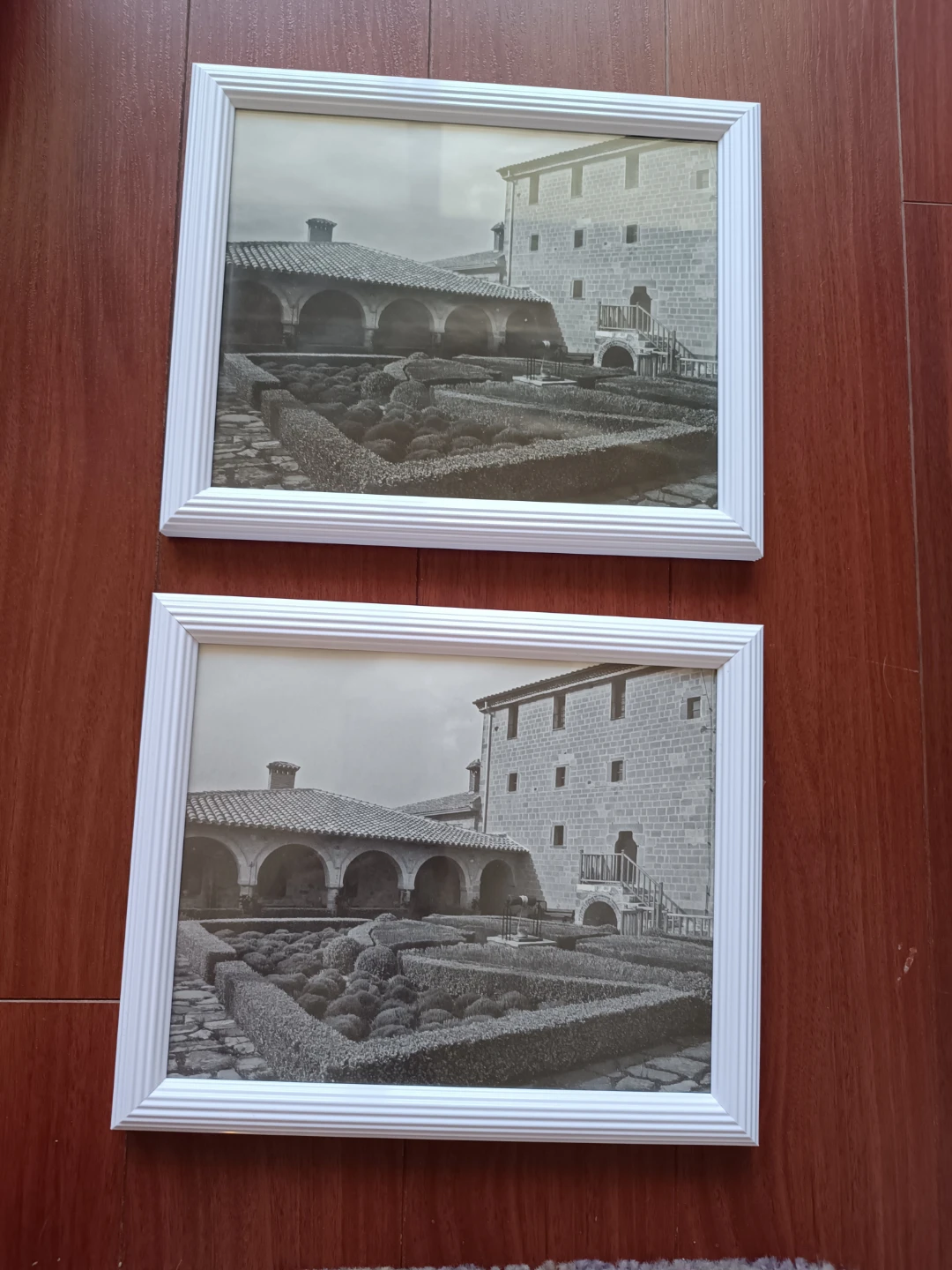 Set of 2 White Picture Frames