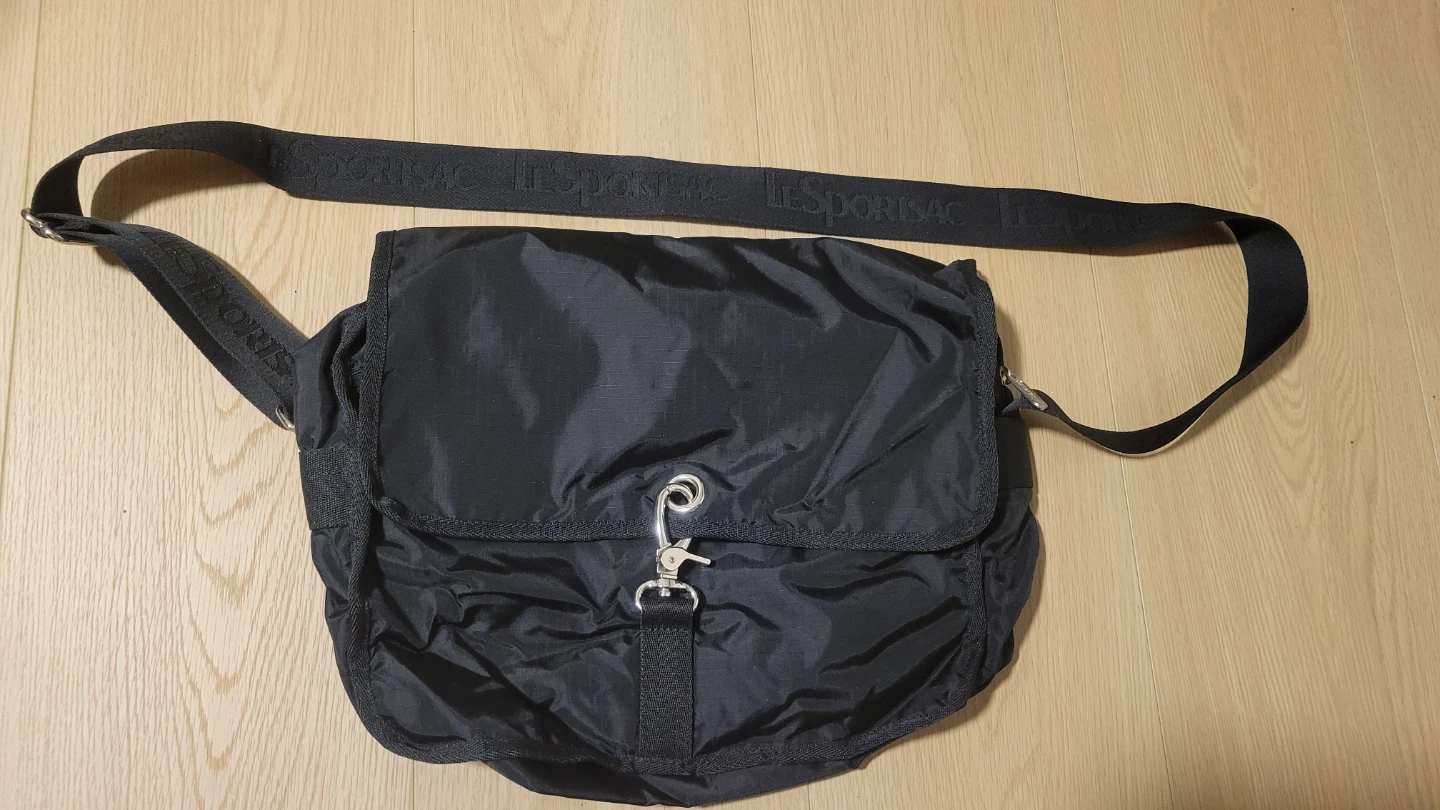 LeSportsac Black Nylon Messenger Bag - photo 2
