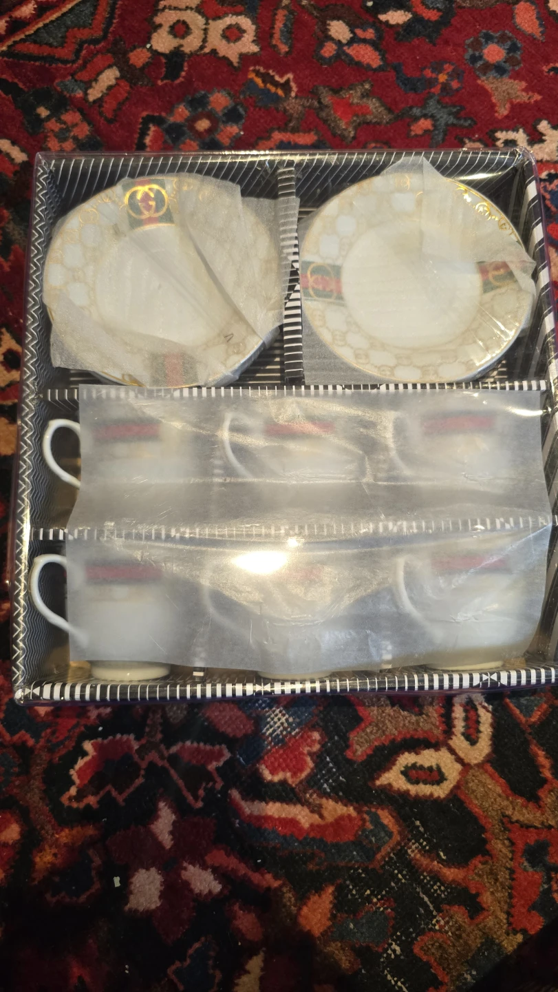 Set of 6 Gucci Tea Cups and Saucers