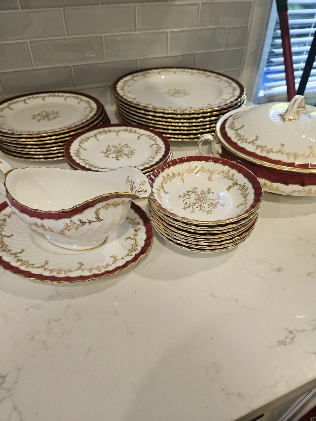 Aynsley England Bone China 36-Piece Dinner Set Service for 8