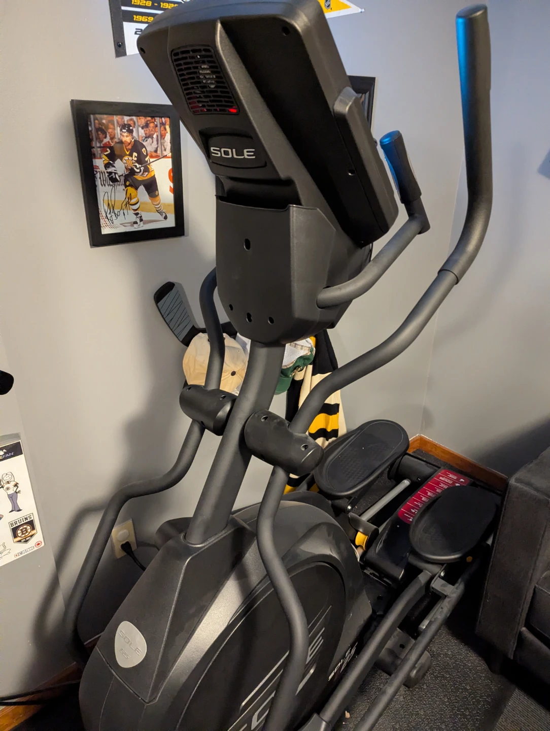 SOLE E25 Elliptical Trainer