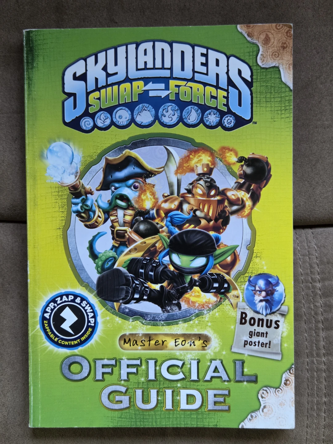 Skylanders SWAP Force Master Eon's Official Guide Book