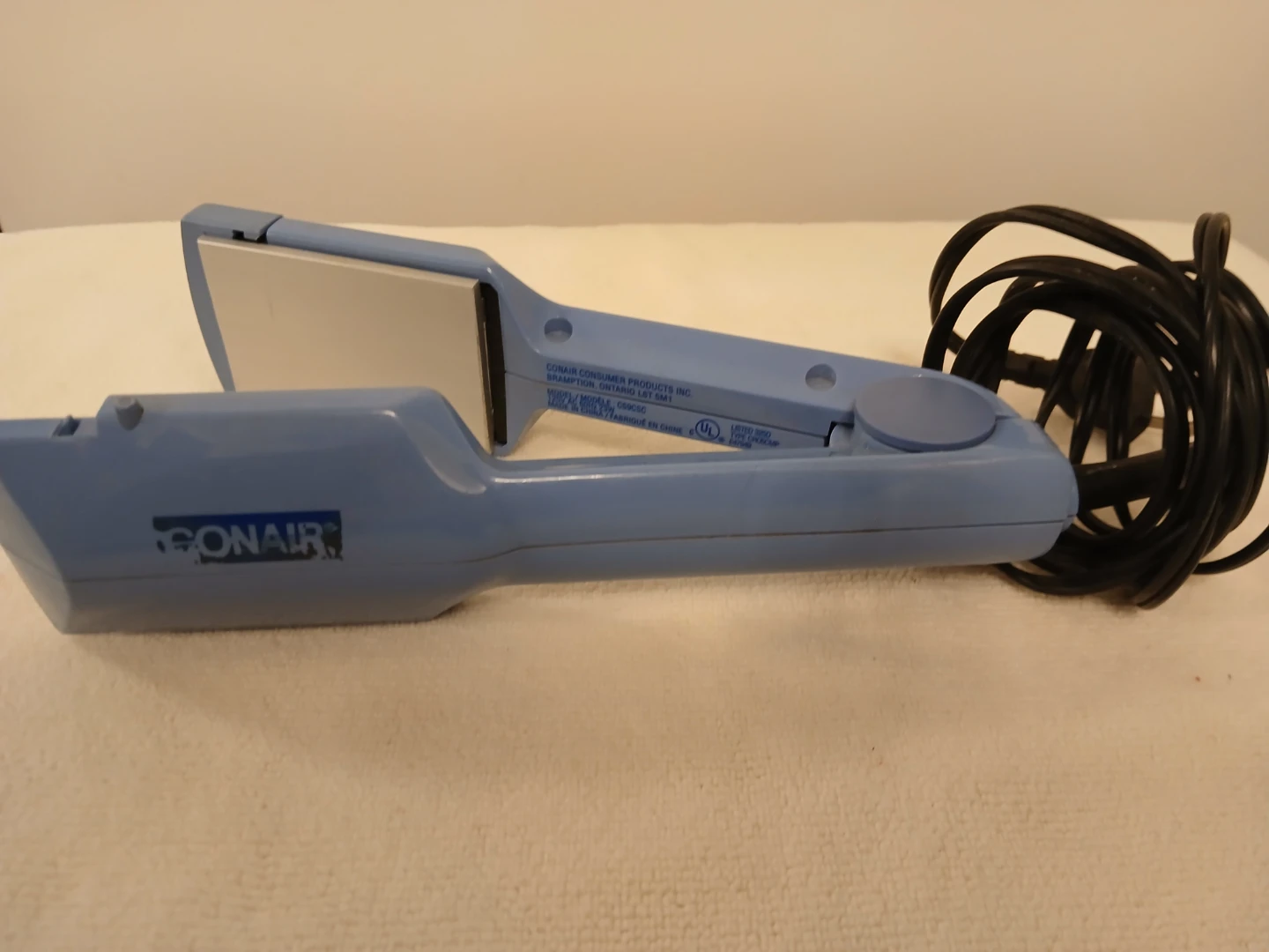Conair Straight Waves 3-in-1 Specialty Iron. Firm price.