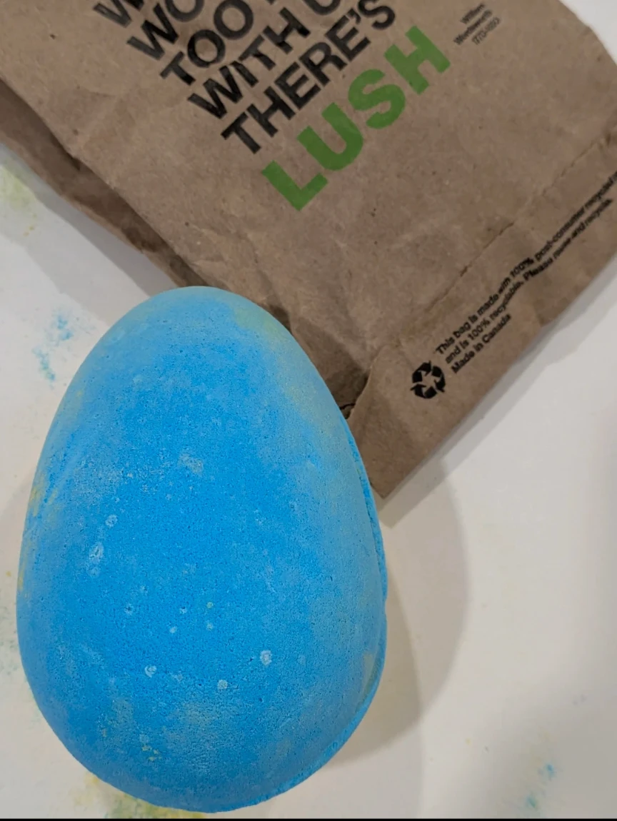 Lush Surprise Bunny Bath Bomb Set - photo 4