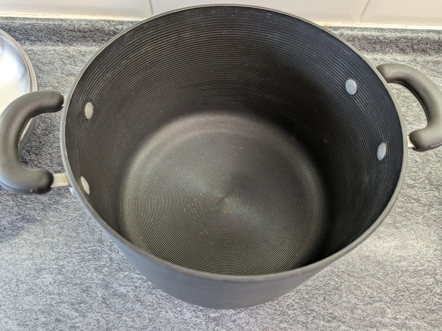 Large Circulon Stock Pot with Lid - photo 3