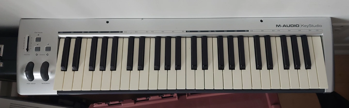 Keyboard with pedal
