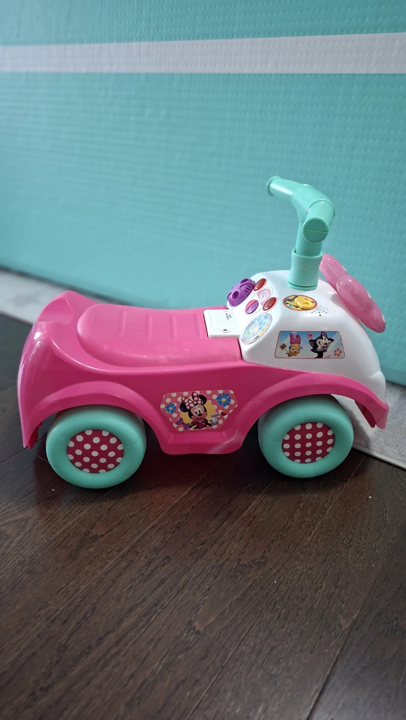 Minnie Mouse Ride-On Car - photo 2