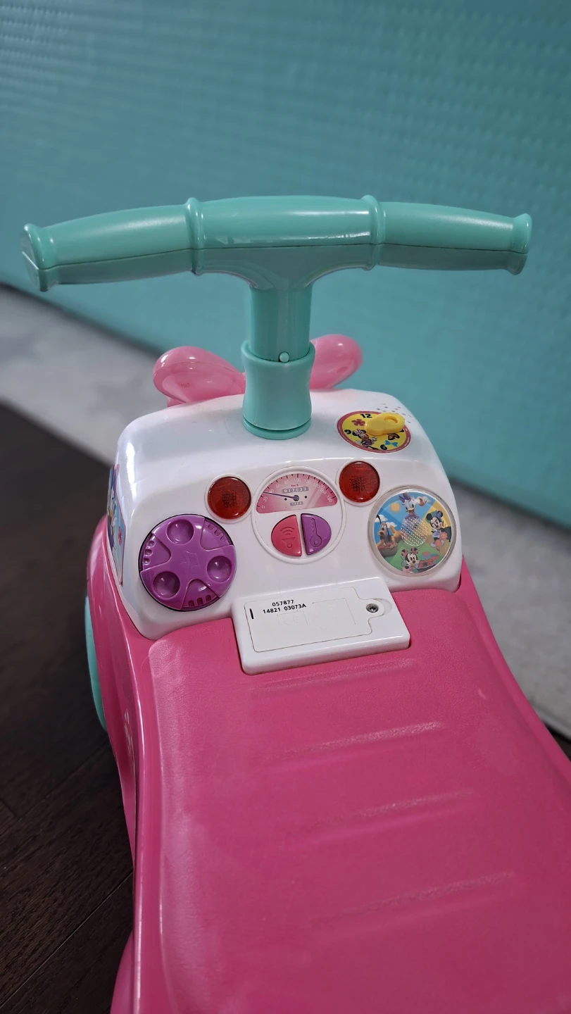 Minnie Mouse Ride-On Car - photo 4