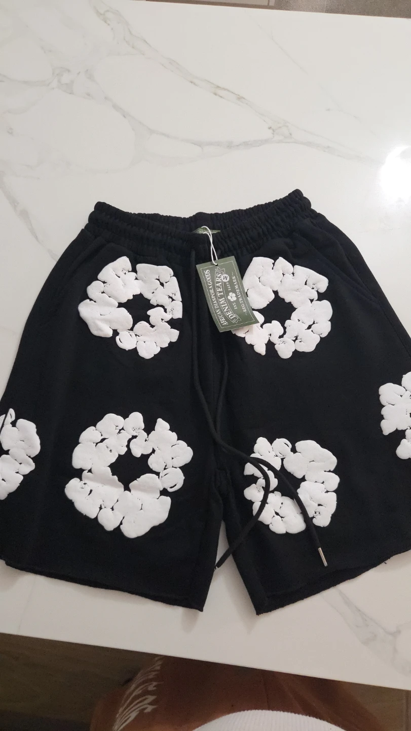 DREAM PLUG Shorts Black Floral Applique Drawstring Size Medium