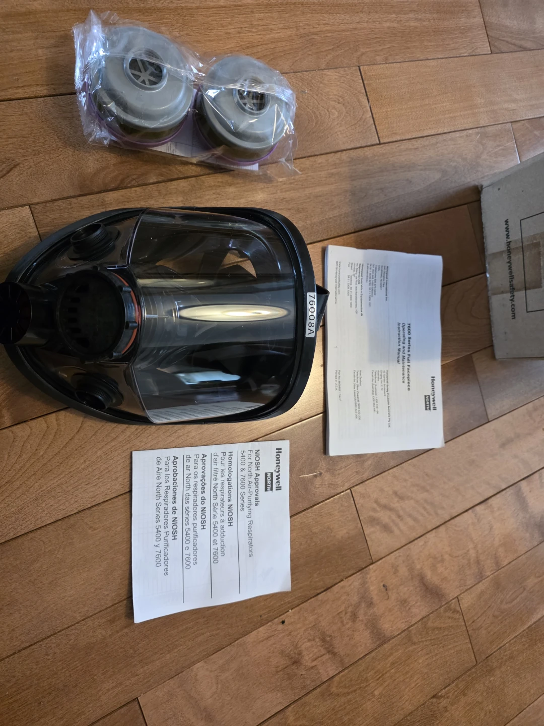 Honeywell Full Facepiece Respirator with Cartridges - photo 2