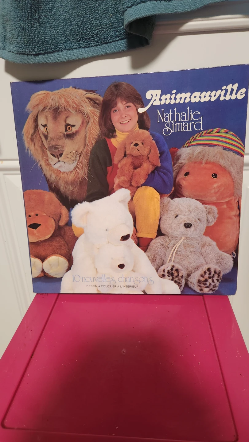 Chante avec Nathalie Album and Colouring Book