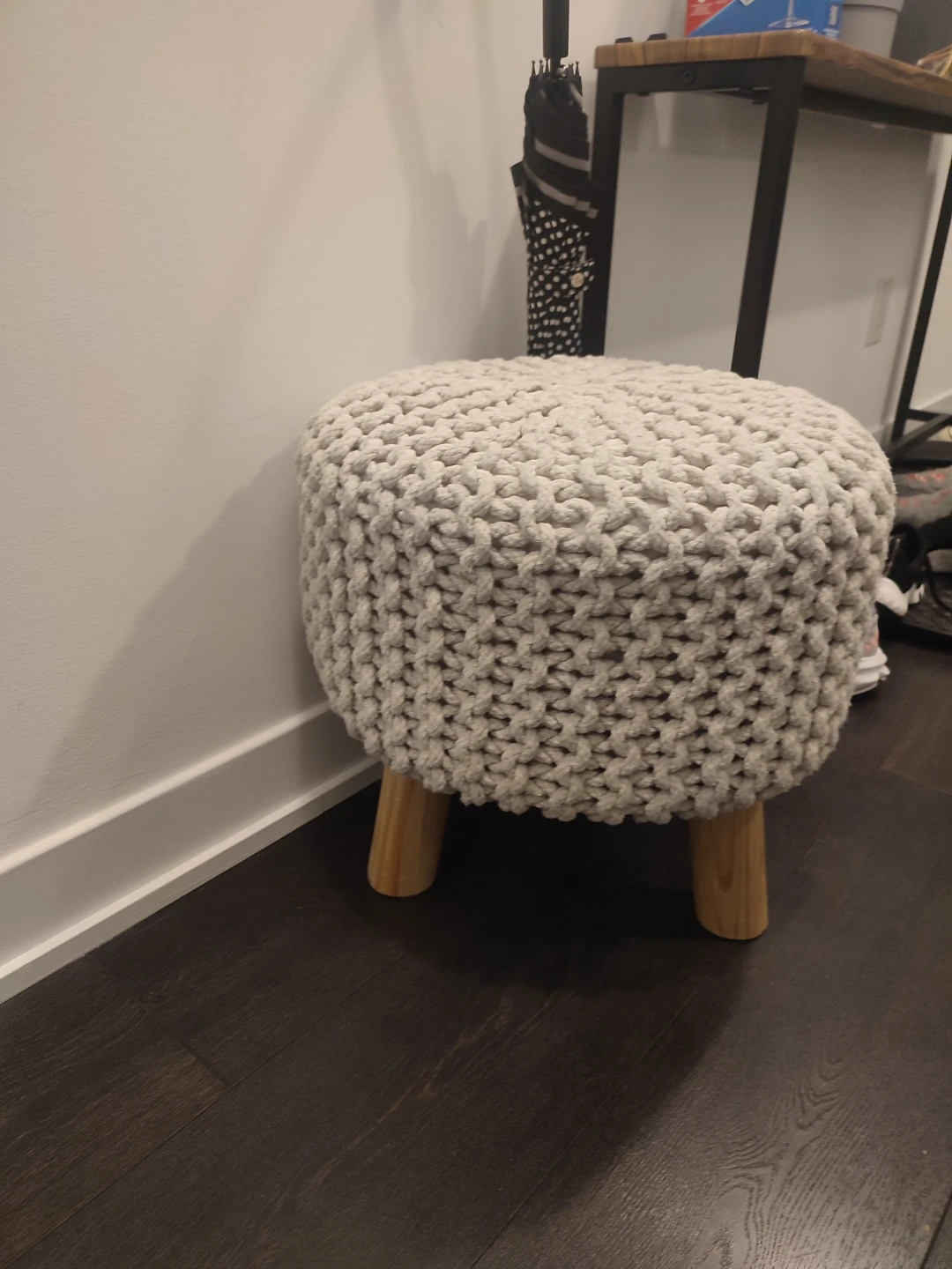 Round Knit Pouf Ottoman with Wooden Legs
