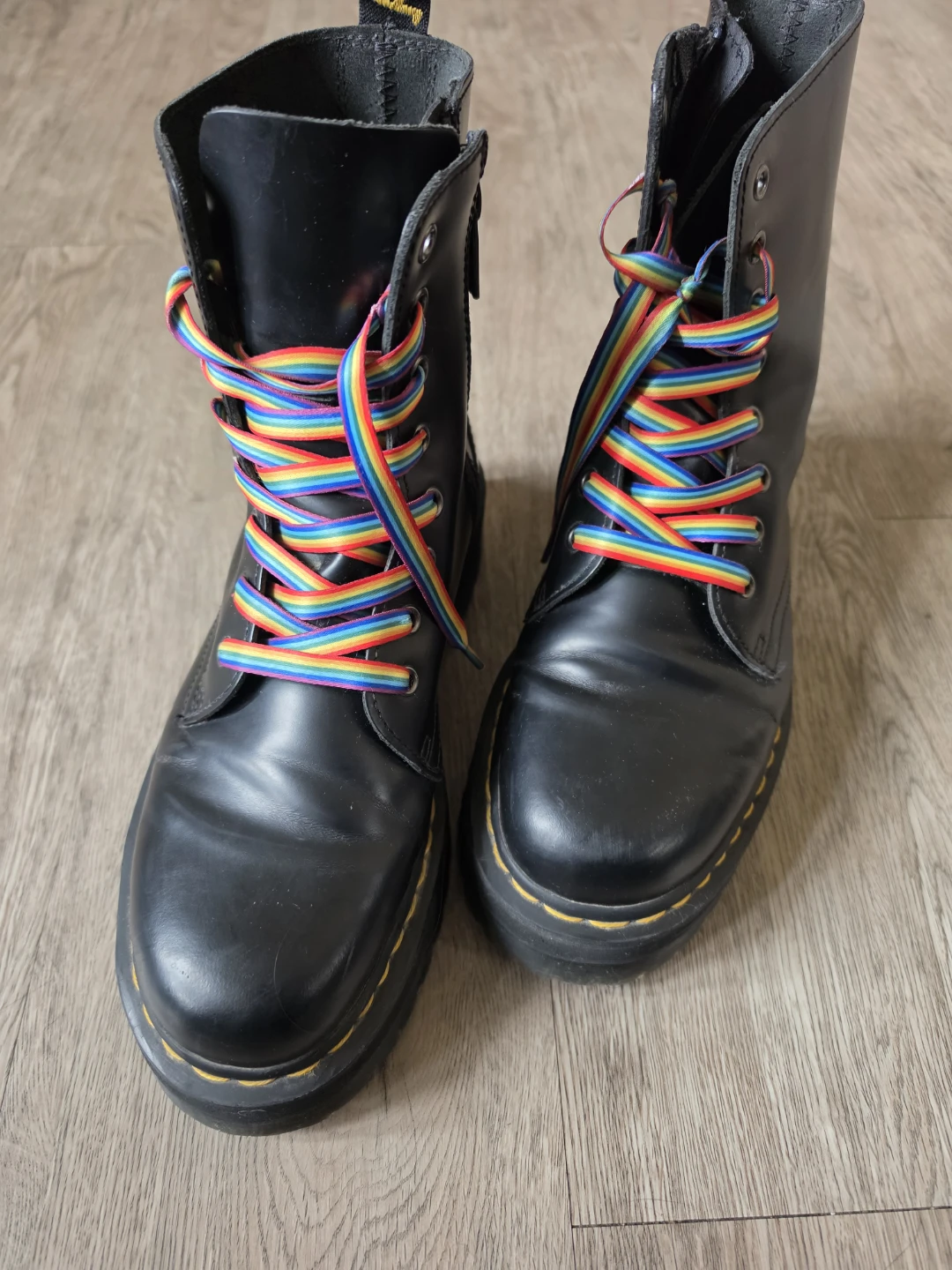 Dr. Martens JADON platform boots