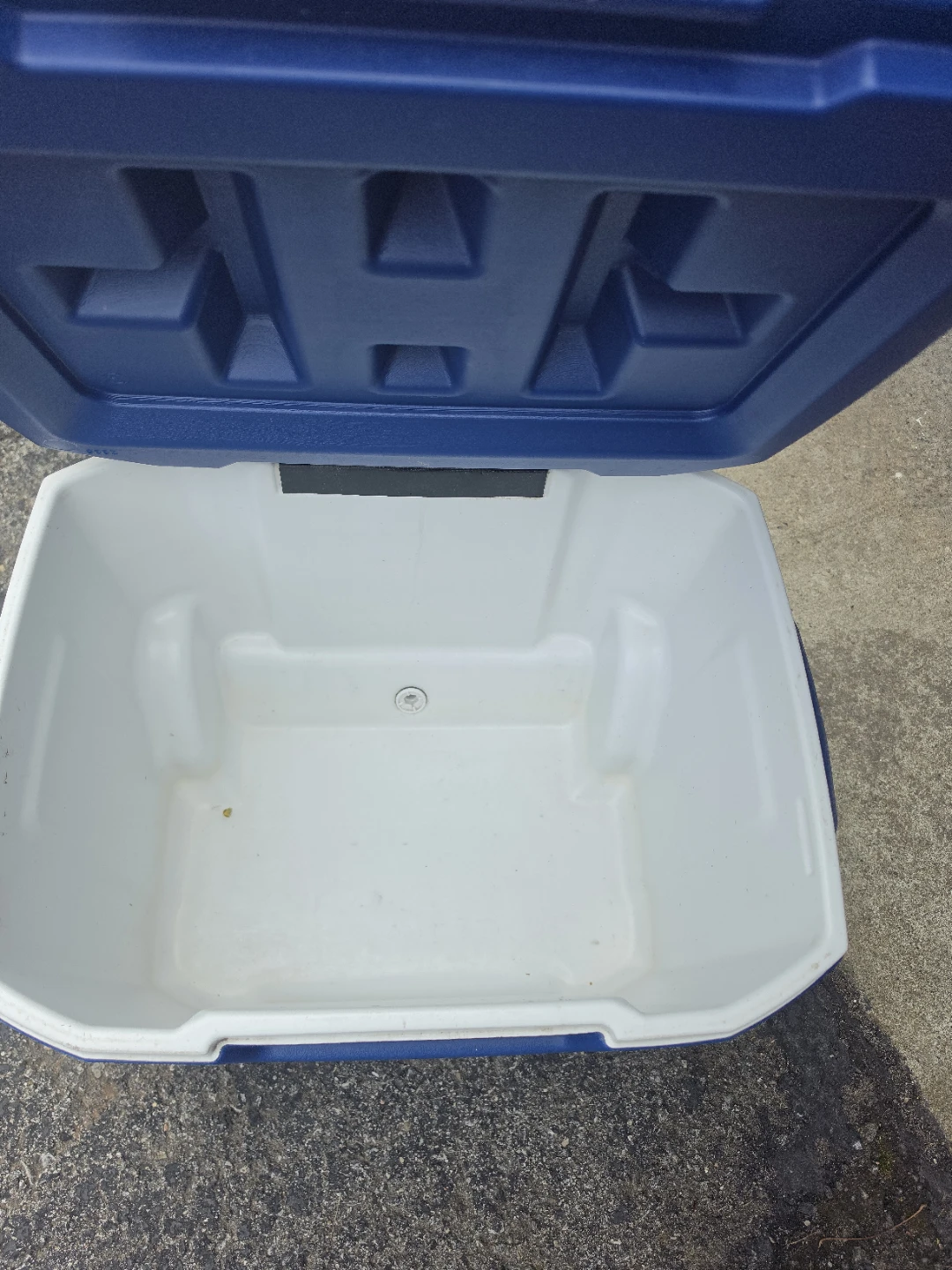 Coleman Rolling Cooler - photo 4