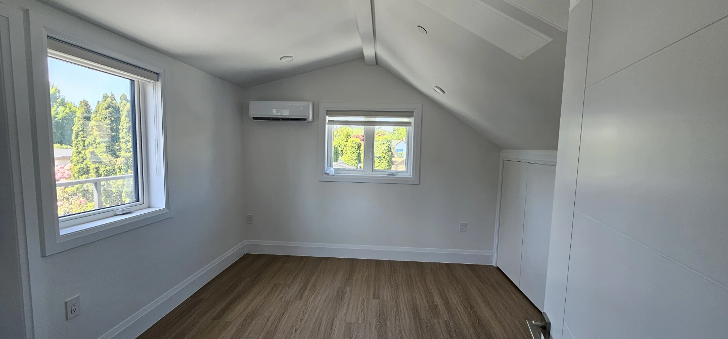 2 bedroom 1.5 bathroom laneway for rent - photo 5