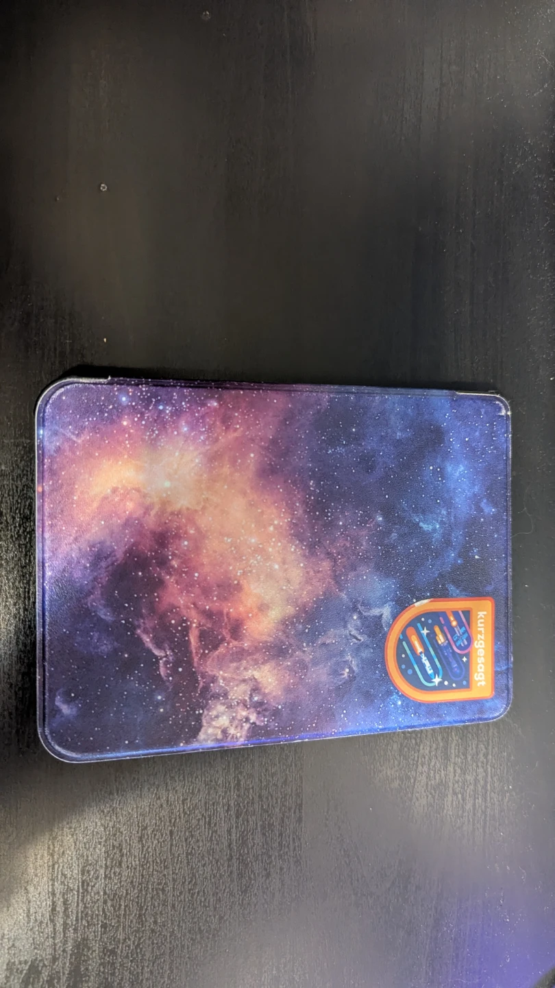 Kobo e-reader with galaxy case - photo 2