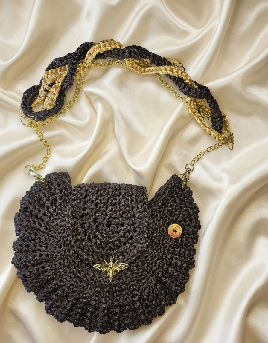 Crochet Oreo-shaped Brown Crossbody Bag with Gold Wasp Ornament - photo 5