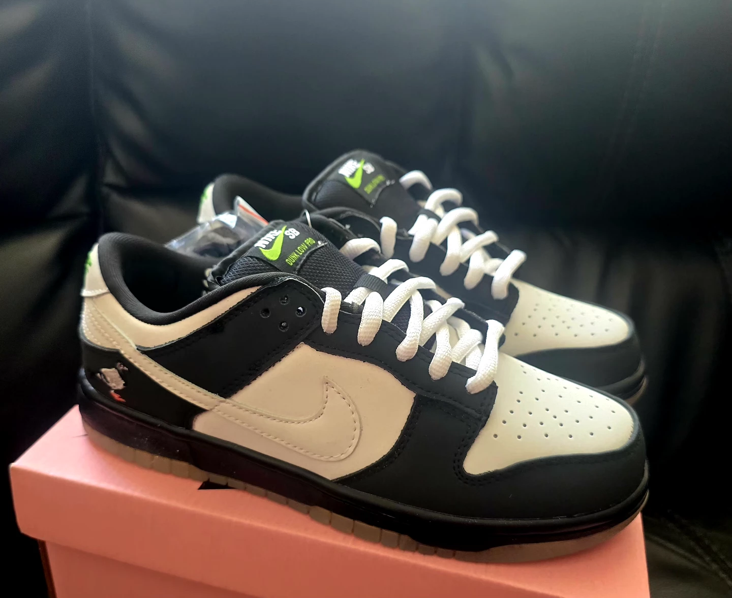 Brand new Nike Dunks SB Panda pigeon special  edition sale - photo 2