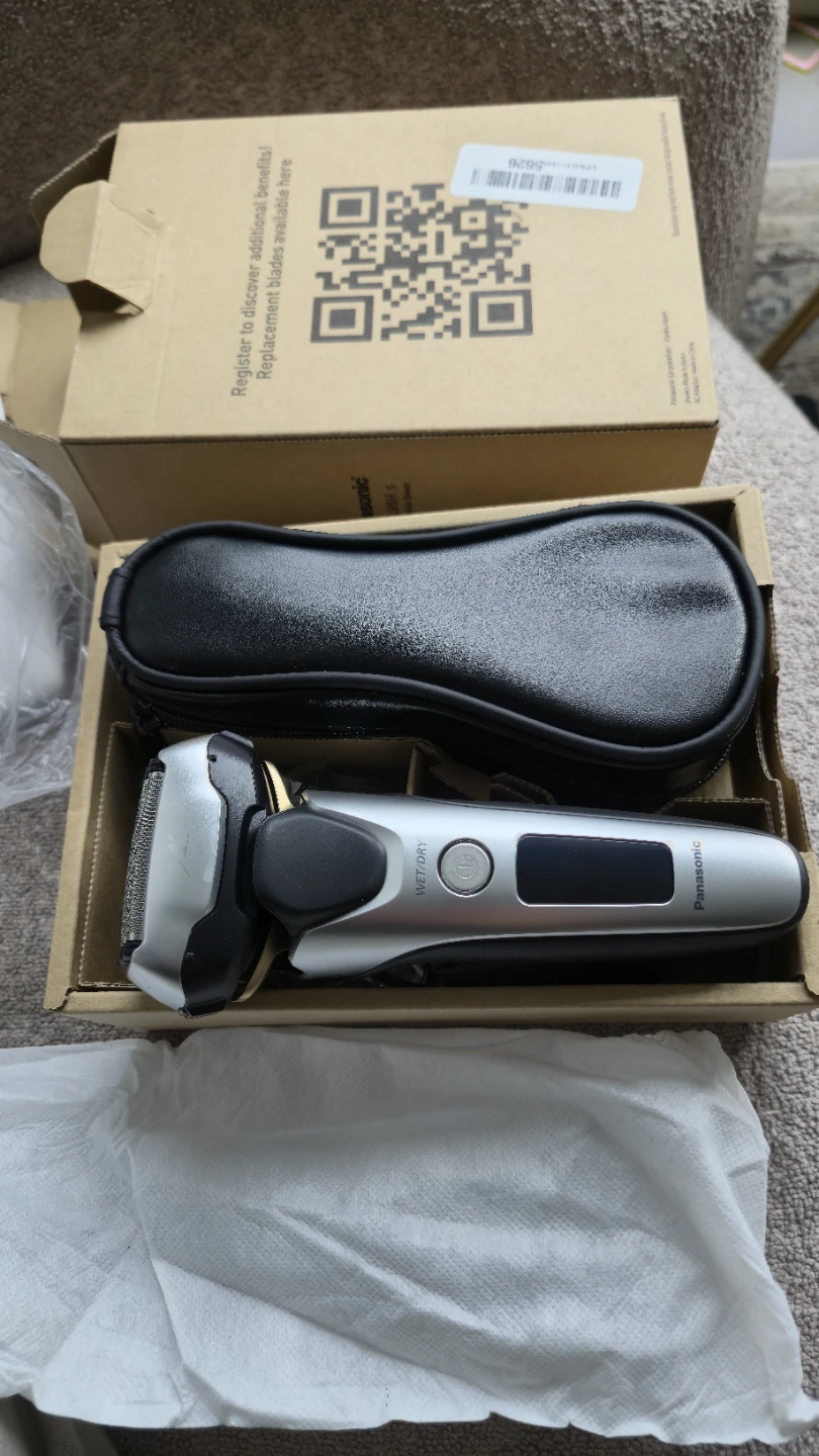 Panasonic Wet/Dry Electric Shaver with Travel Case - photo 2