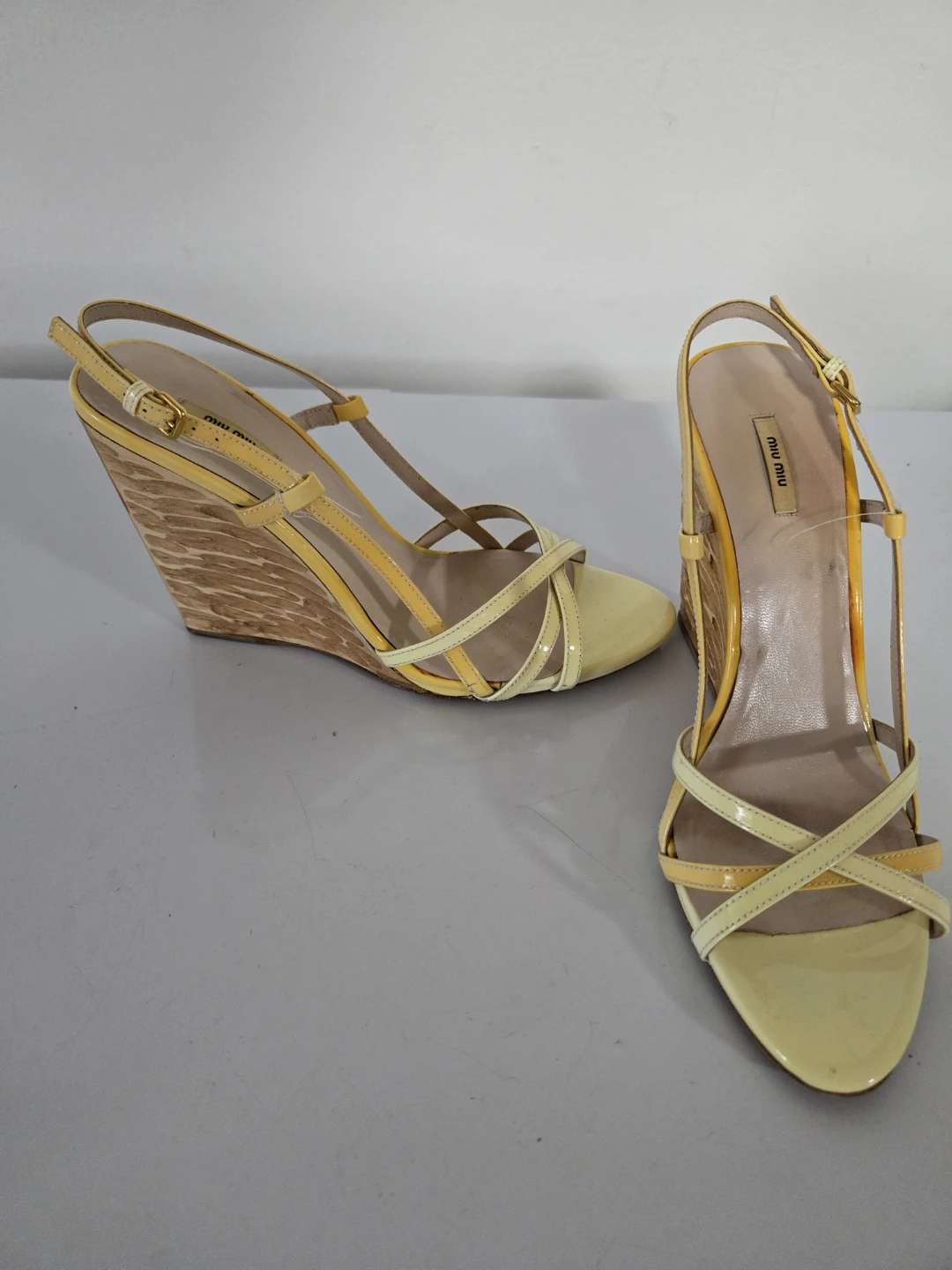 Miu Miu Wedge Sandals Yellow Patent Leather Strappy Size 37 - photo 2