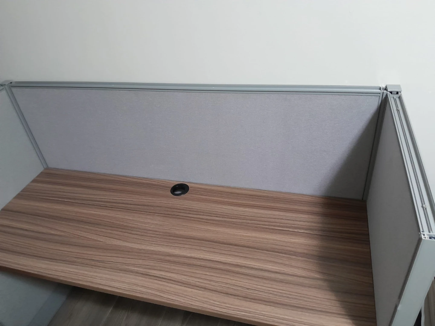 Office Cubicle Workstation Desk