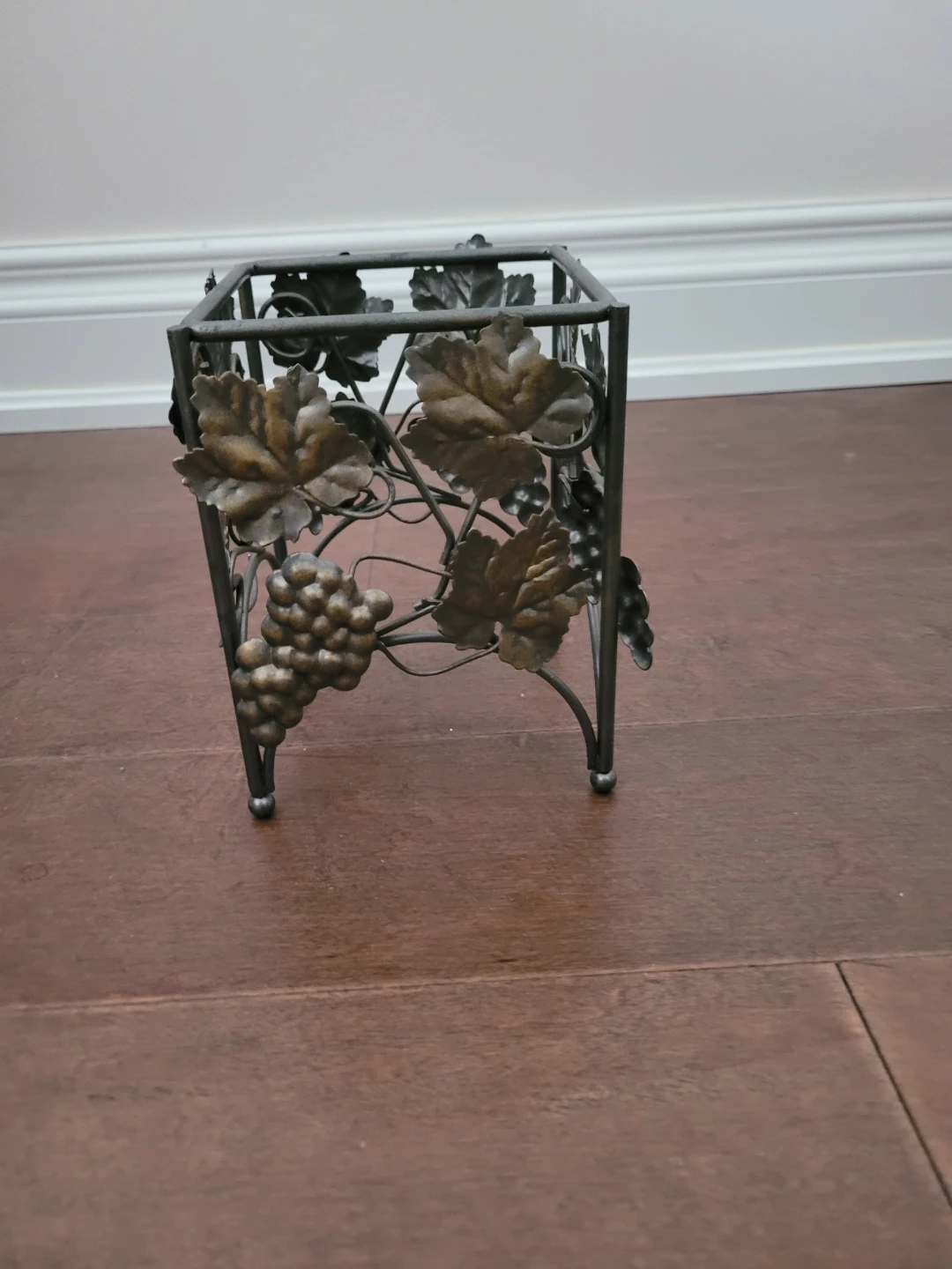 Metal Pot/ Plant Holder - photo 5