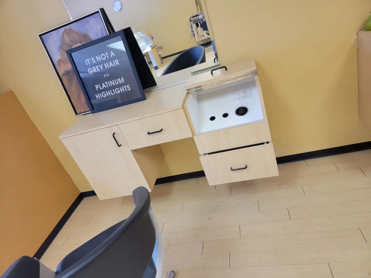 Salon furniture - photo 5