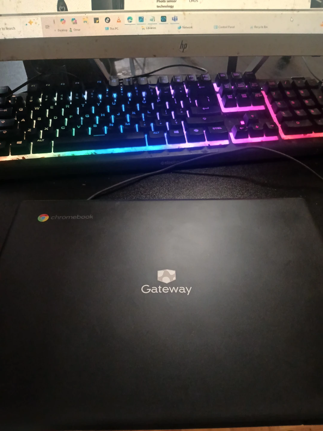 Gateway Chromebook Laptop - photo 2