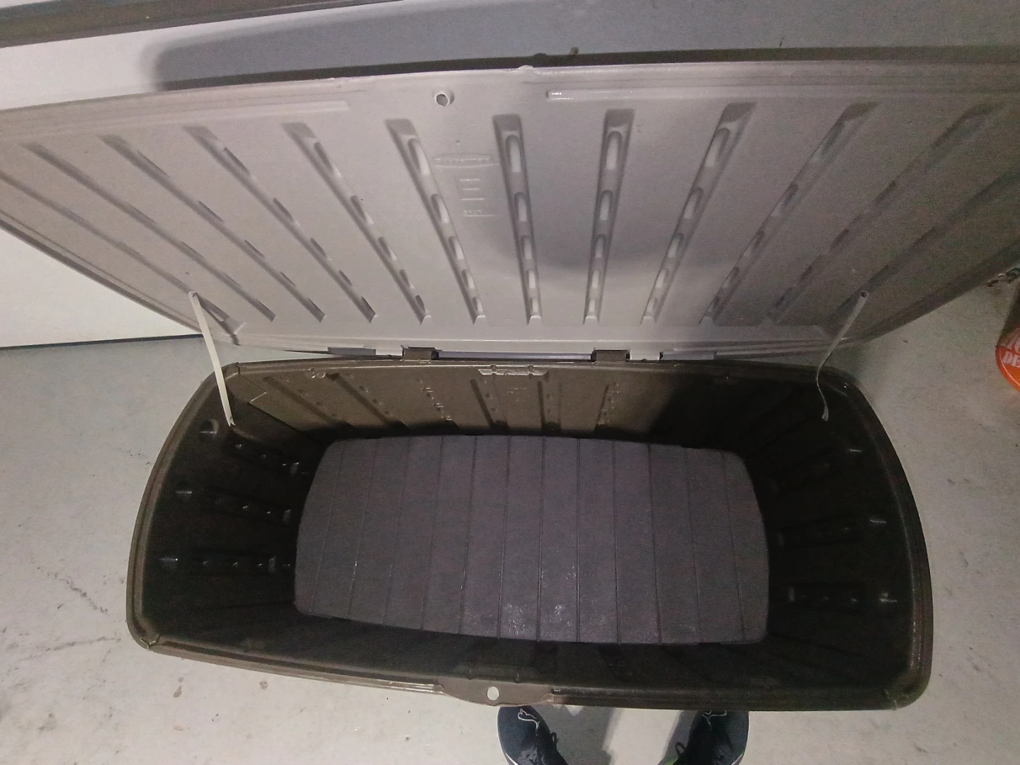 Rubbermaid Deck Box Storage Container - photo 2