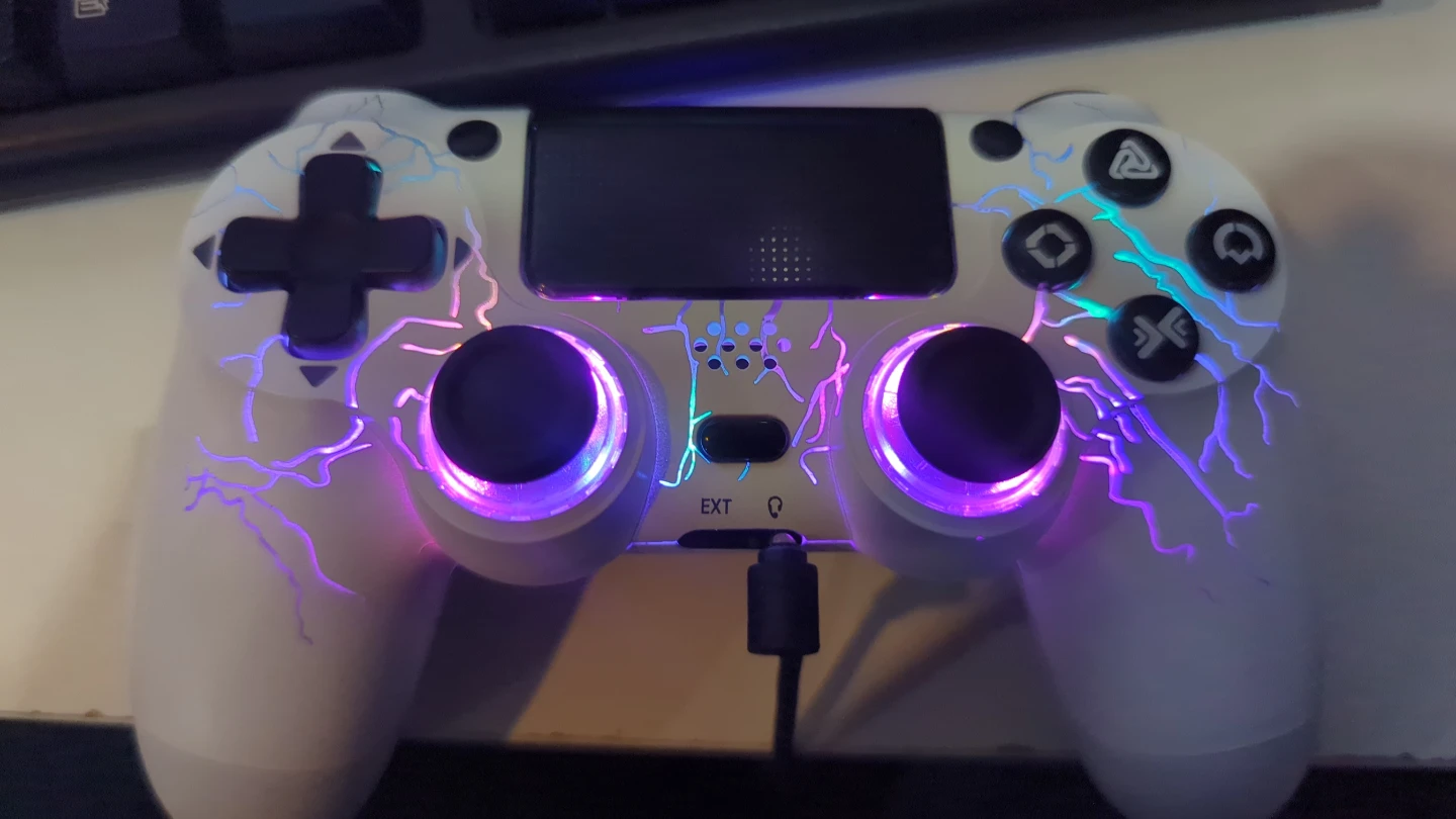 Custom White Wireless Controller with Lightning Design - photo 2