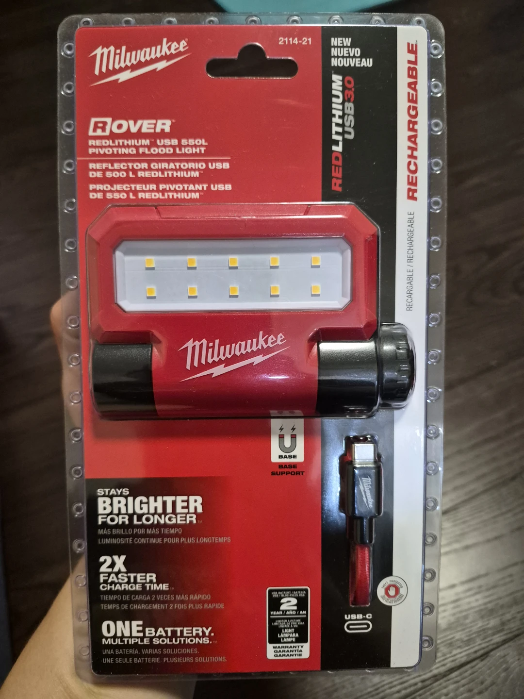 Milwaukee ROVER REDLITHIUM USB 550L Pivoting Flood Light - photo 3