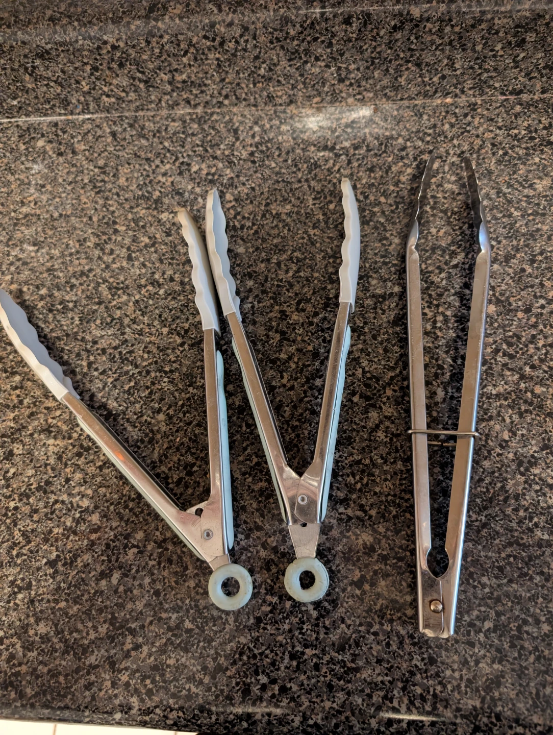 3 Kitchen Tongs