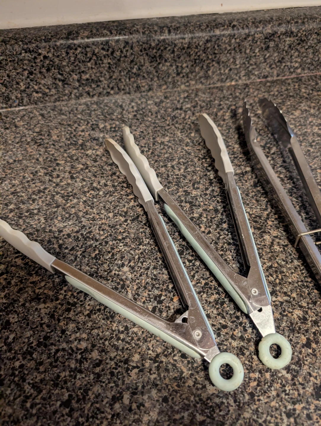 3 Kitchen Tongs - photo 3