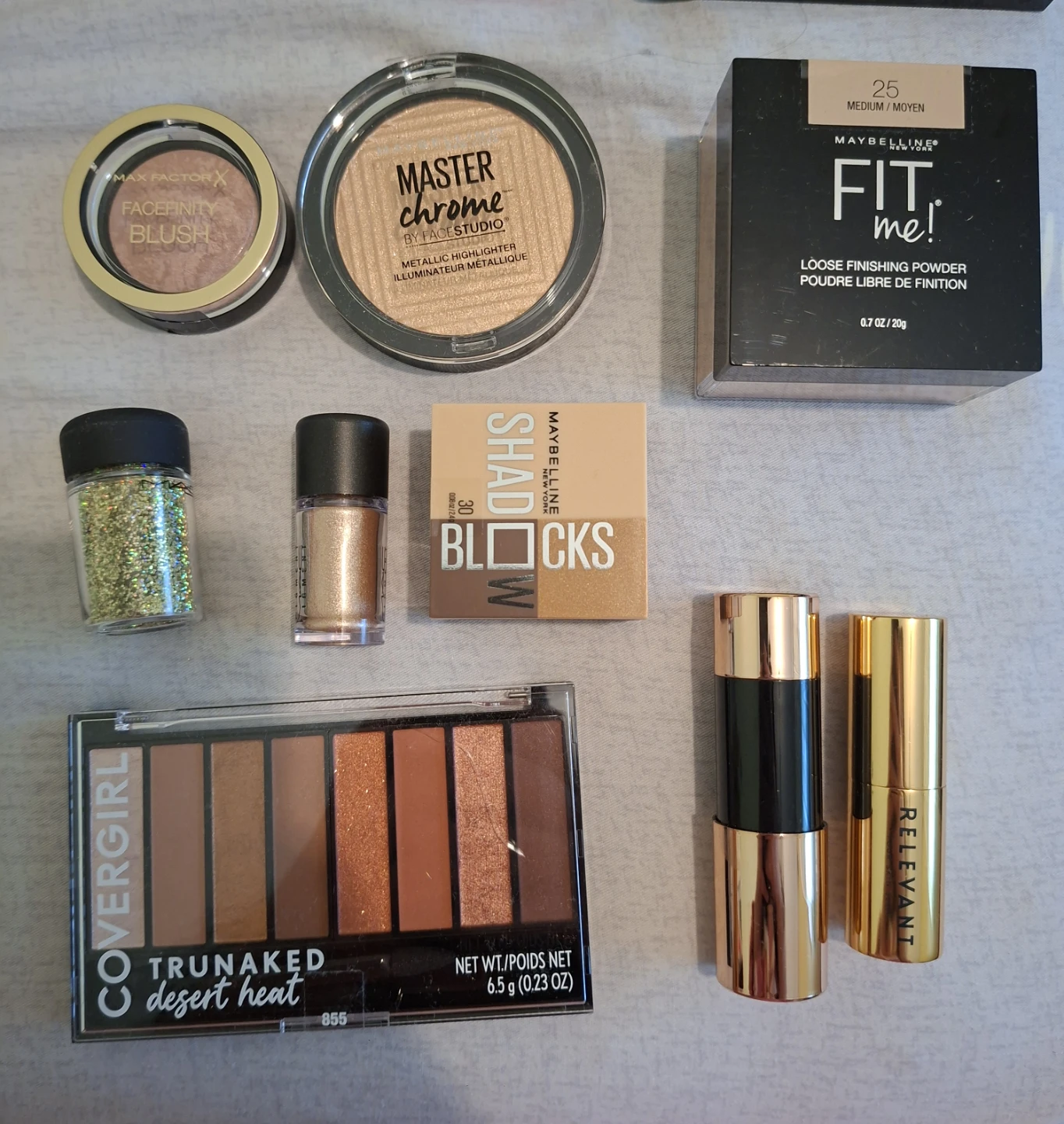 Makeup bundle: eyeshadow, blush, lipstick, contour , highlighter