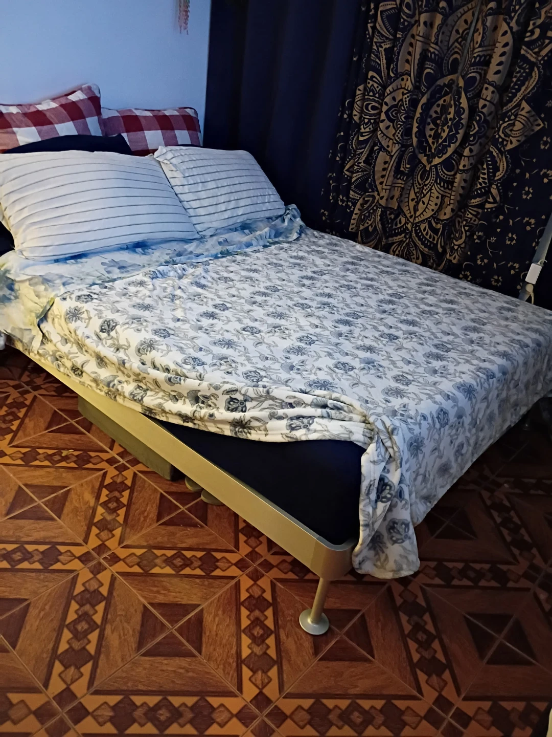 Bed Frame with Wooden Slats - photo 2