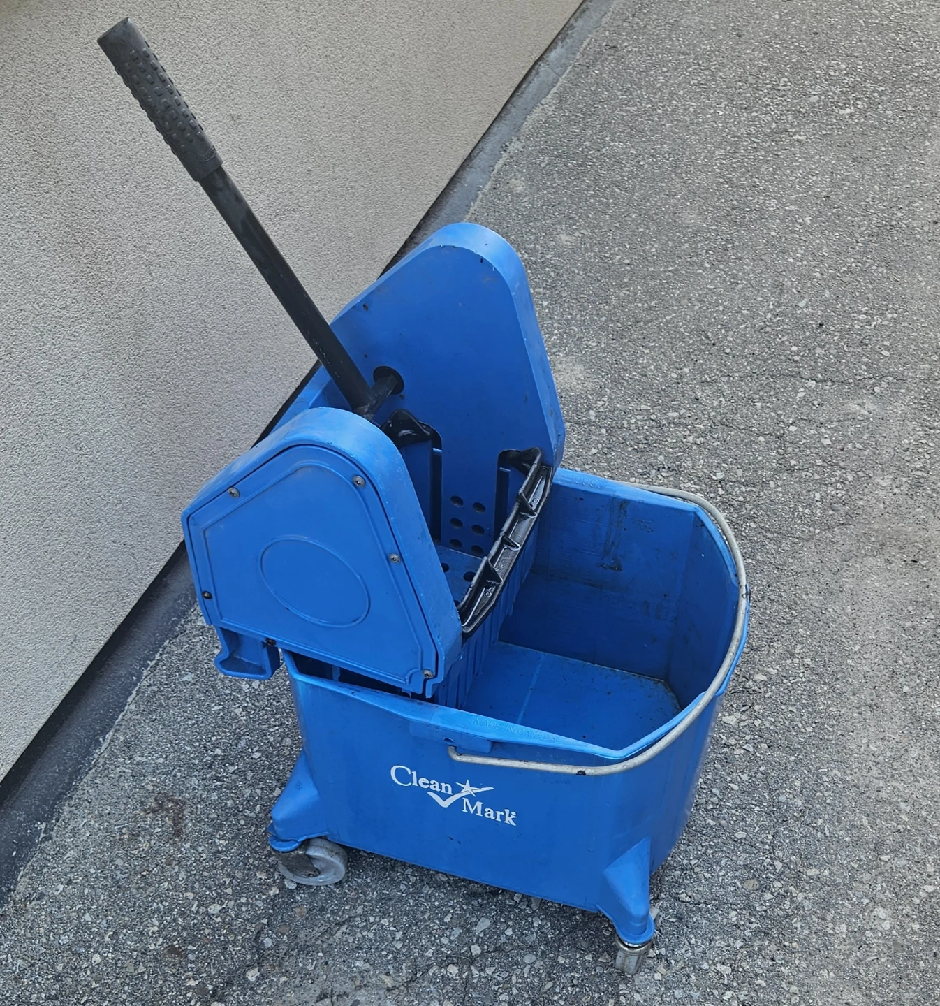 Clean Mark Mop Bucket with Wringer