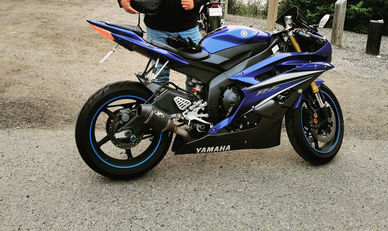 Blue Yamaha R6 Sportbike Motorcycle - photo 5