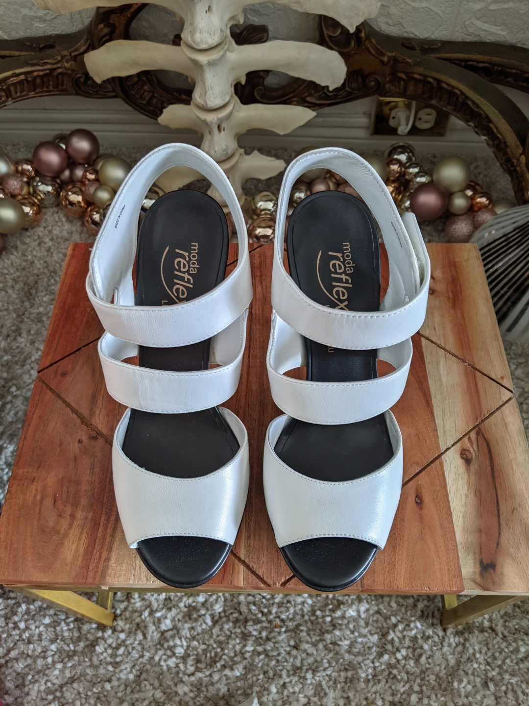 Le Château White Strappy Platform Heels Size 8.5 - photo 2