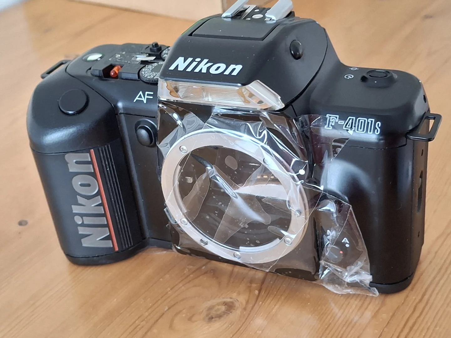 Nikon F401s body for parts and repair