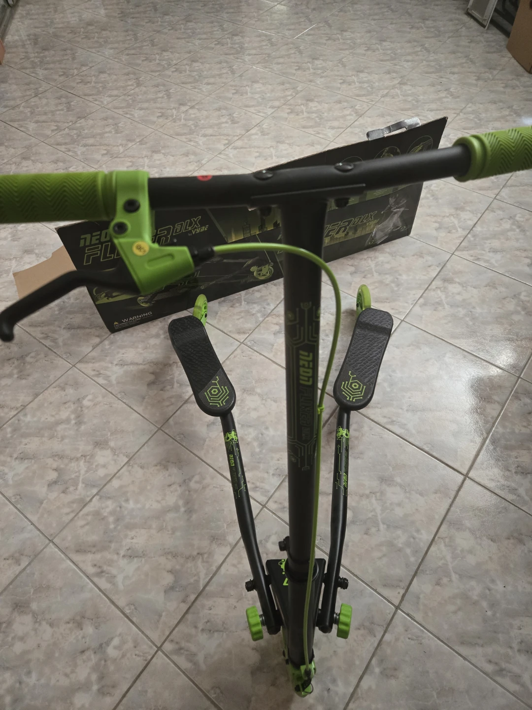 NEON FLIKER DLX 3-Wheel Scooter by VYBE - Green/Black