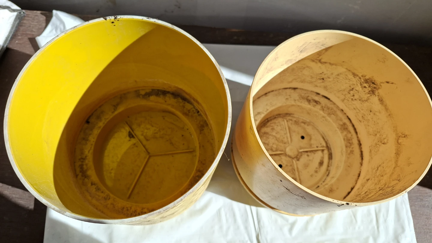Two Yellow & Beige Plastic Plant Pots - photo 2