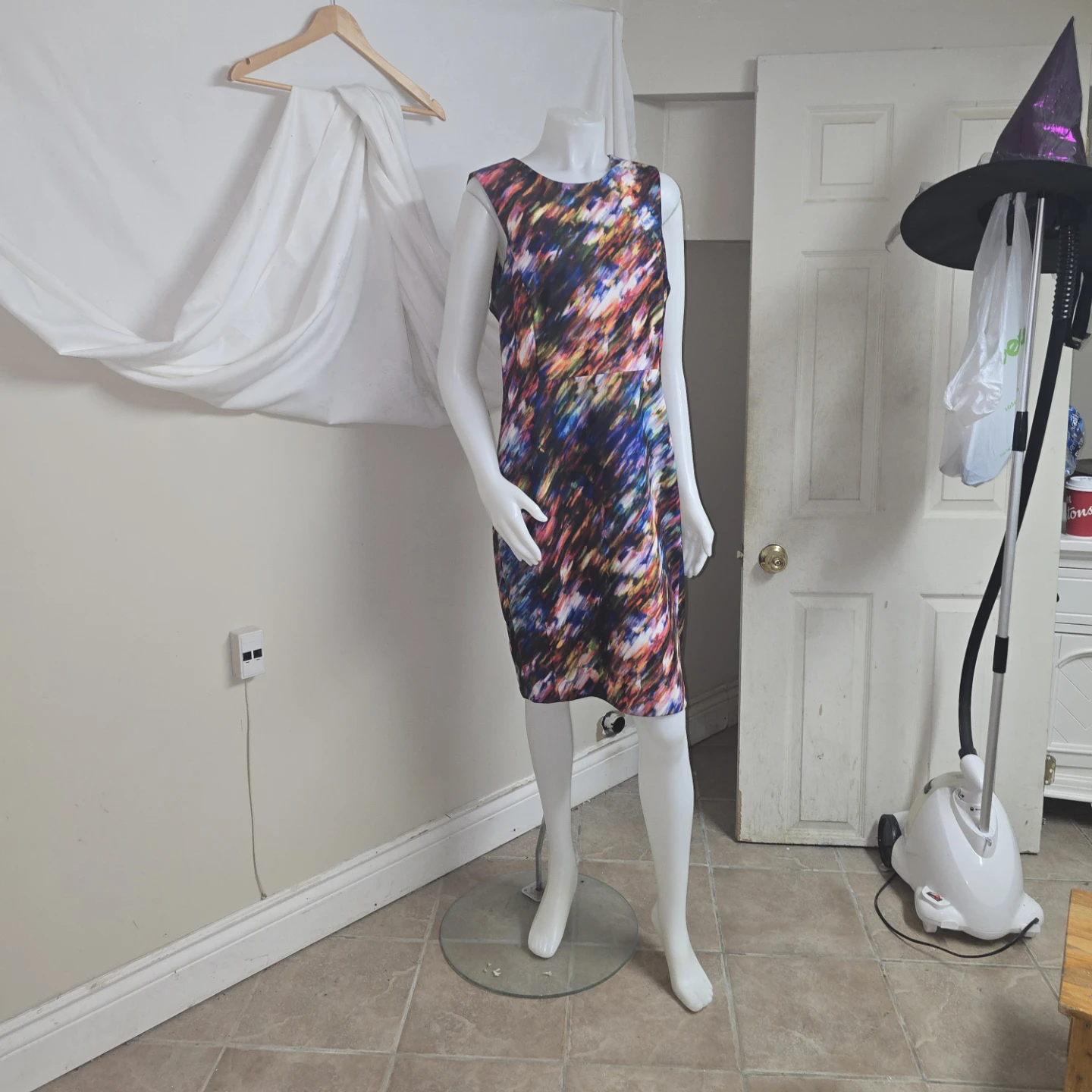 White Female Mannequin Torso - photo 3